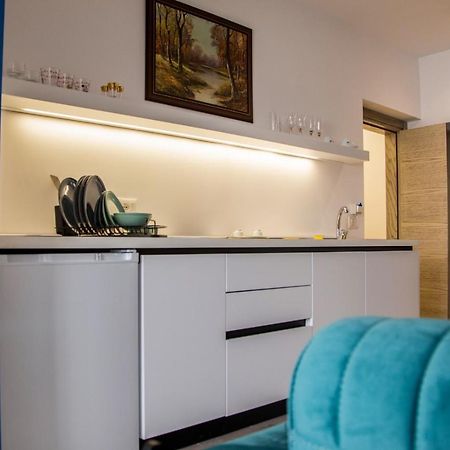 Lucas Central Premium Studios Tiranë Luaran gambar
