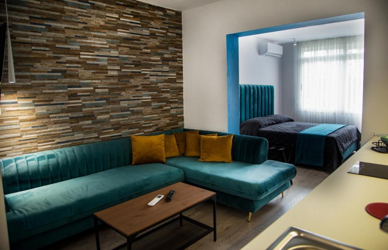 Lucas Central Premium Studios Tiranë Luaran gambar